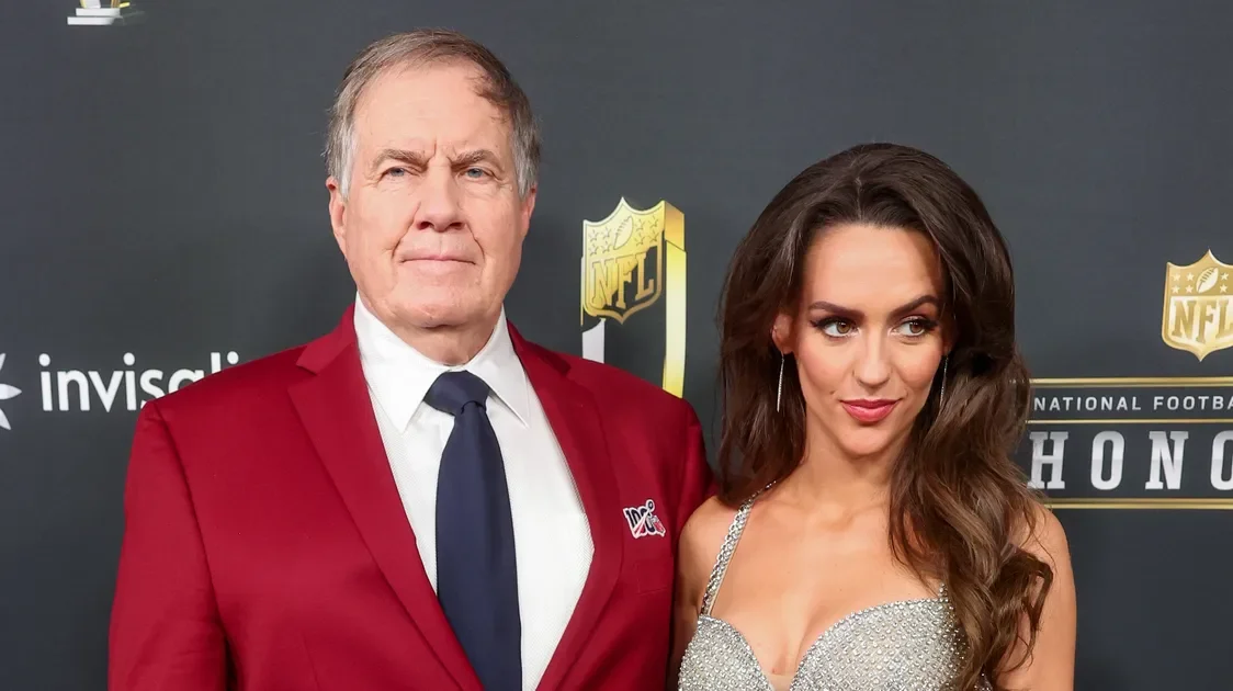 Vinatieri Roasts Belichick’s Love Life at Hall of Fame Speech