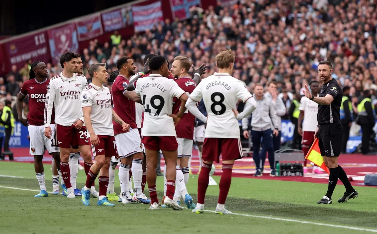 Arsenal’s title bid survives a VAR-soaked finale at West Ham