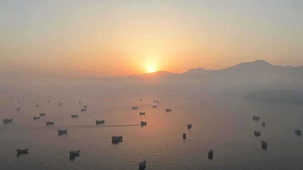 Tanker erupts in Strait of Hormuz after mine collision, IRGC says