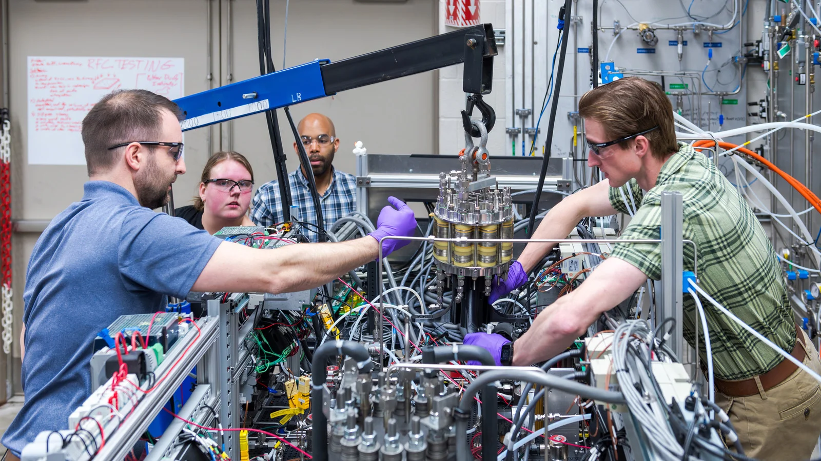 Moon Power Gets a Makeover: Regenerative Fuel Cells Tackle Lunar Night