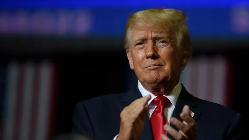 "Trump Defies Indictment with Campaign Trail Comeback"