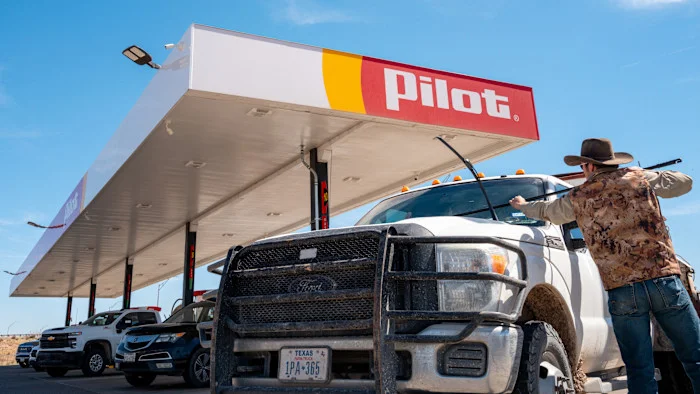 US fuel shock outpaces G7 as Iran conflict rattles pumps