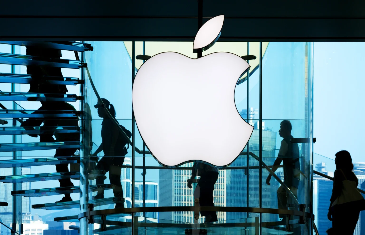 "Apple's Q2 Earnings: Potential Painful Catalysts for Investors"