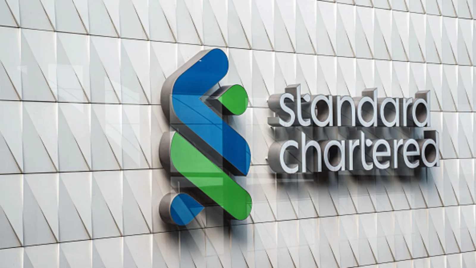 StanChart charts leaner path: 15% corporate-role cut by 2030 to lift returns