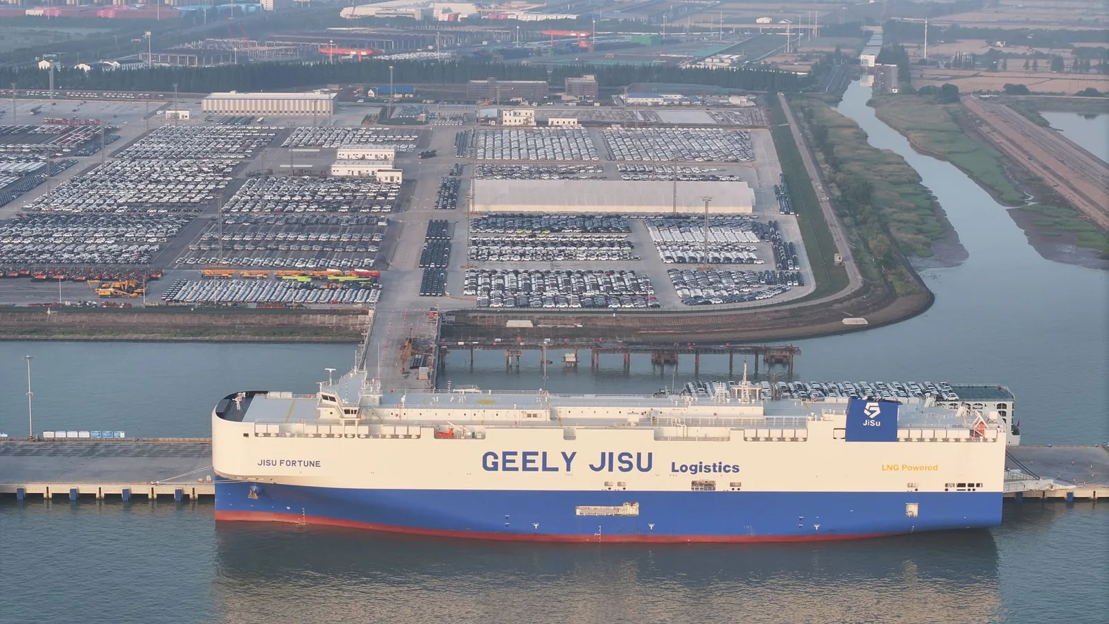 China's May exports rise 4.8% amid US trade decline