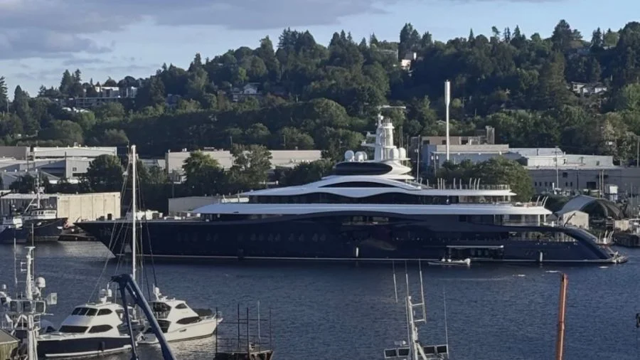 Zuckerberg’s $300M Feadship yacht glides through Ballard locks as Meta trims 1,400 Seattle-area jobs