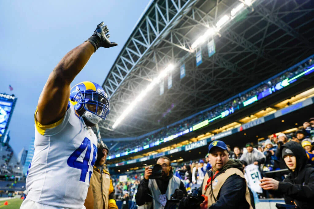 Seahawks re-sign LB Bobby Wagner for 1-year, $7M deal.