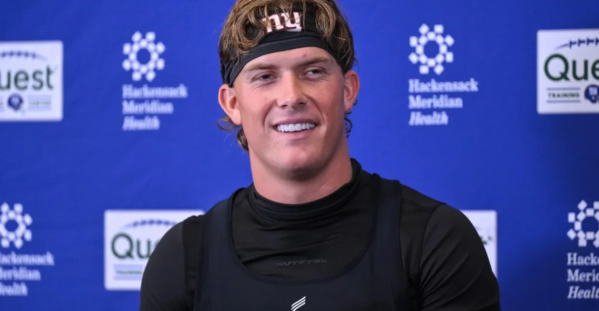 Giants address Dart's Trump intro to steady locker room