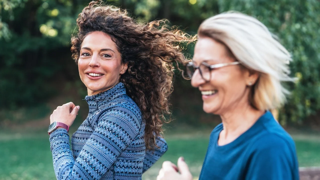 Brisk walking in seniors linked to lower dementia risk, study finds