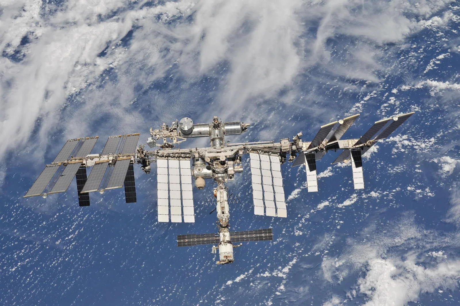 NASA’s ISS deorbit plan triggers ocean-health warnings