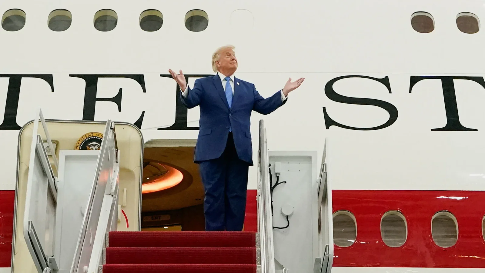 Eric Trump hints older Air Force One could anchor presidential library, clouding Qatar jet's fate