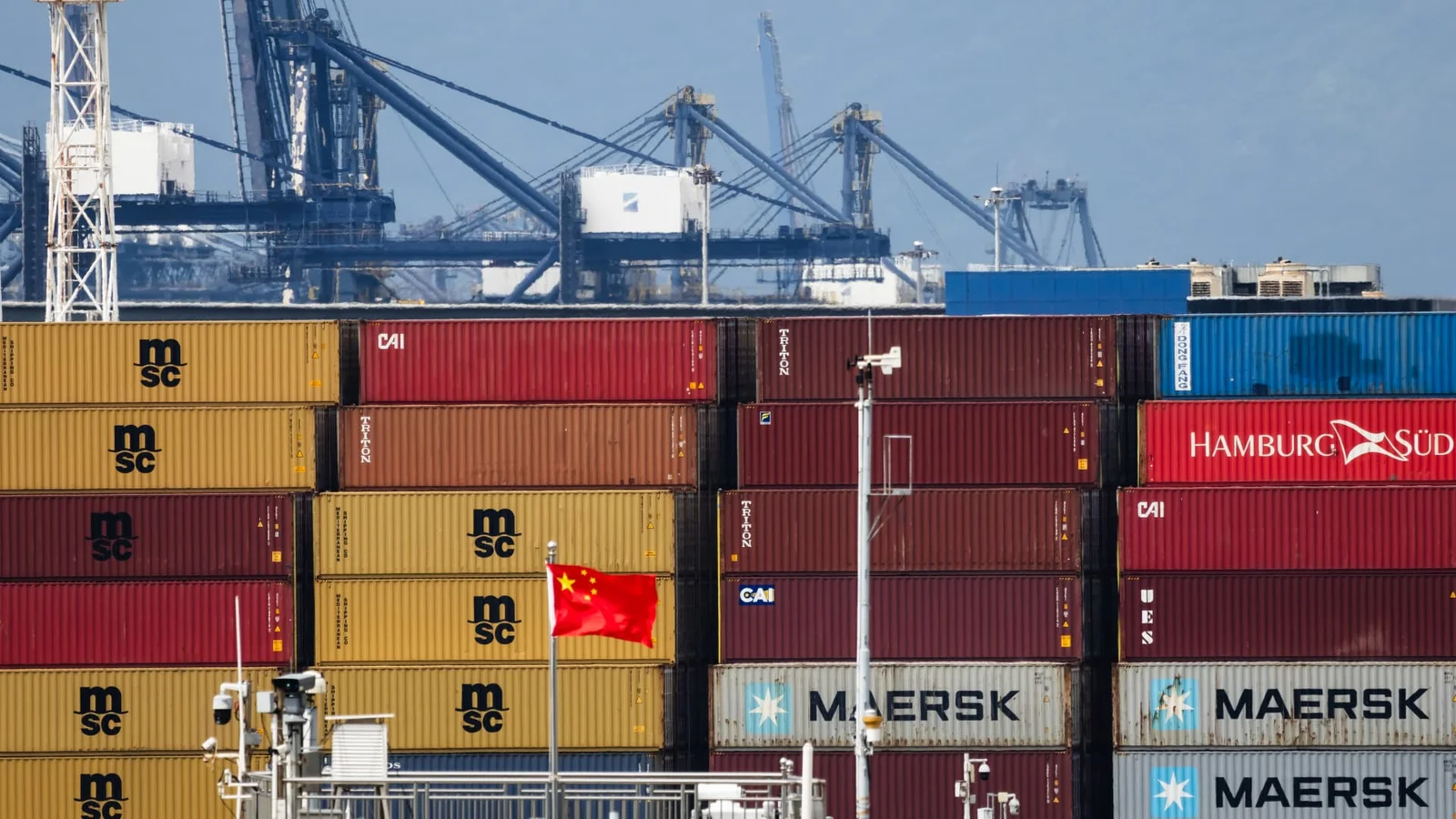 AI-driven demand lifts China's July exports above expectations