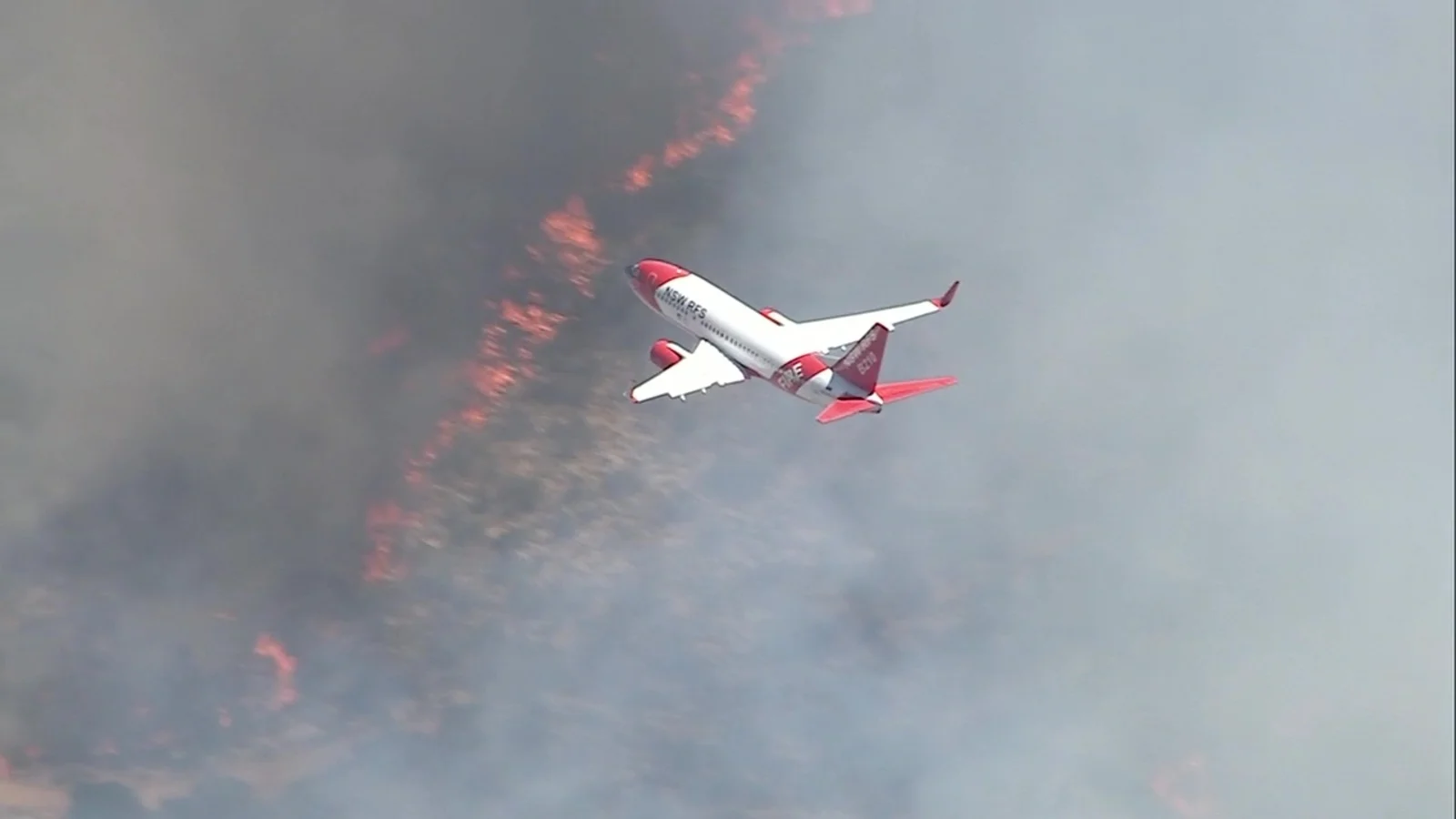 Summit Fire Expands in Antelope Valley, Evacuations Under Way