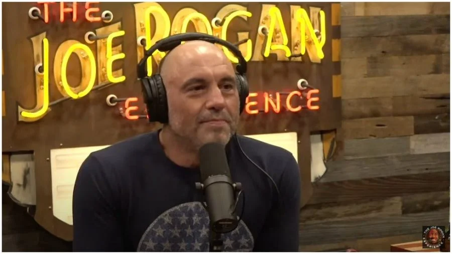 Joe Rogan compares Trump hush money indictment to Clinton's actions.