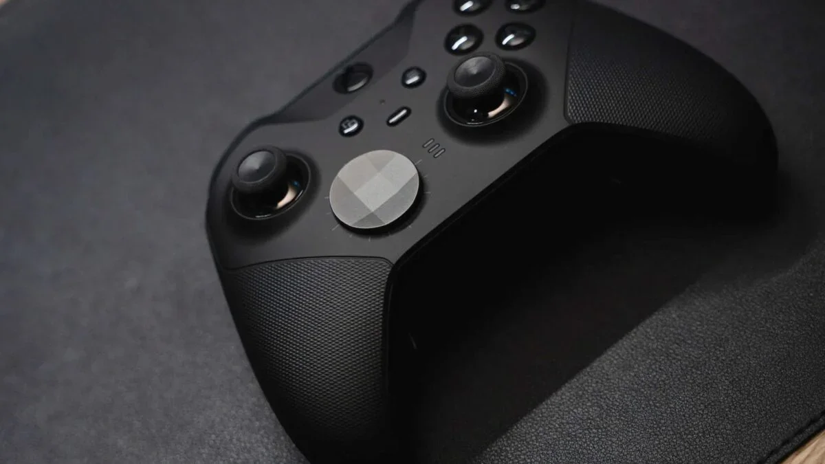 Xbox Elite 3 Leaks Hint at Scroll-Wheel High-End Controller for Cloud Gaming