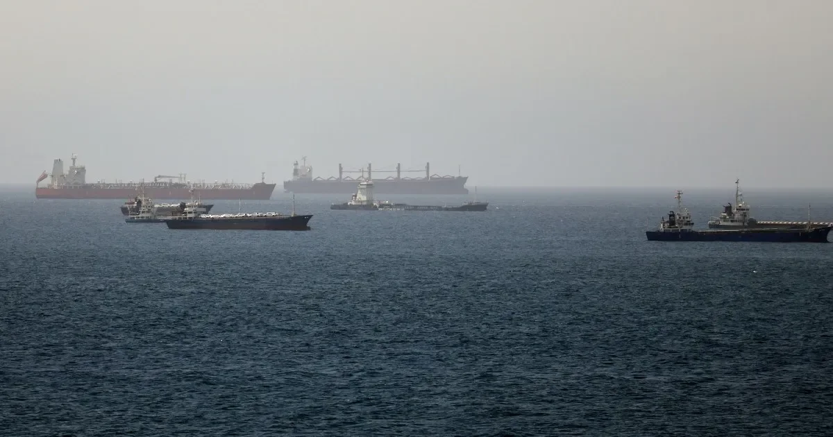 Iran Claims Strait of Hormuz Closure, Shipping Traffic Tumbles