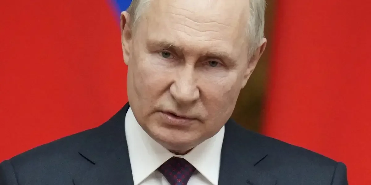 Wagner Chief's Actions Pose Threat to Putin and US Citizen Dies in Bakhmut Fighting.