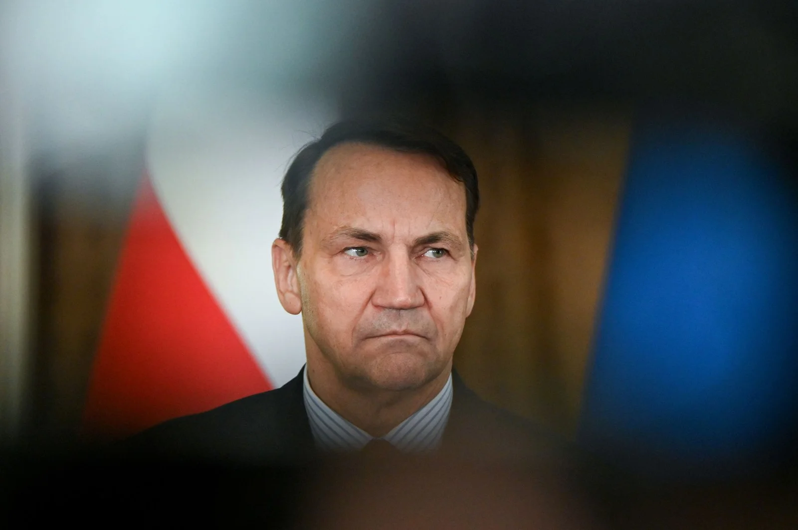 Poland’s FM criticizes Zelensky honor revocation as ill-timed, urges dialogue