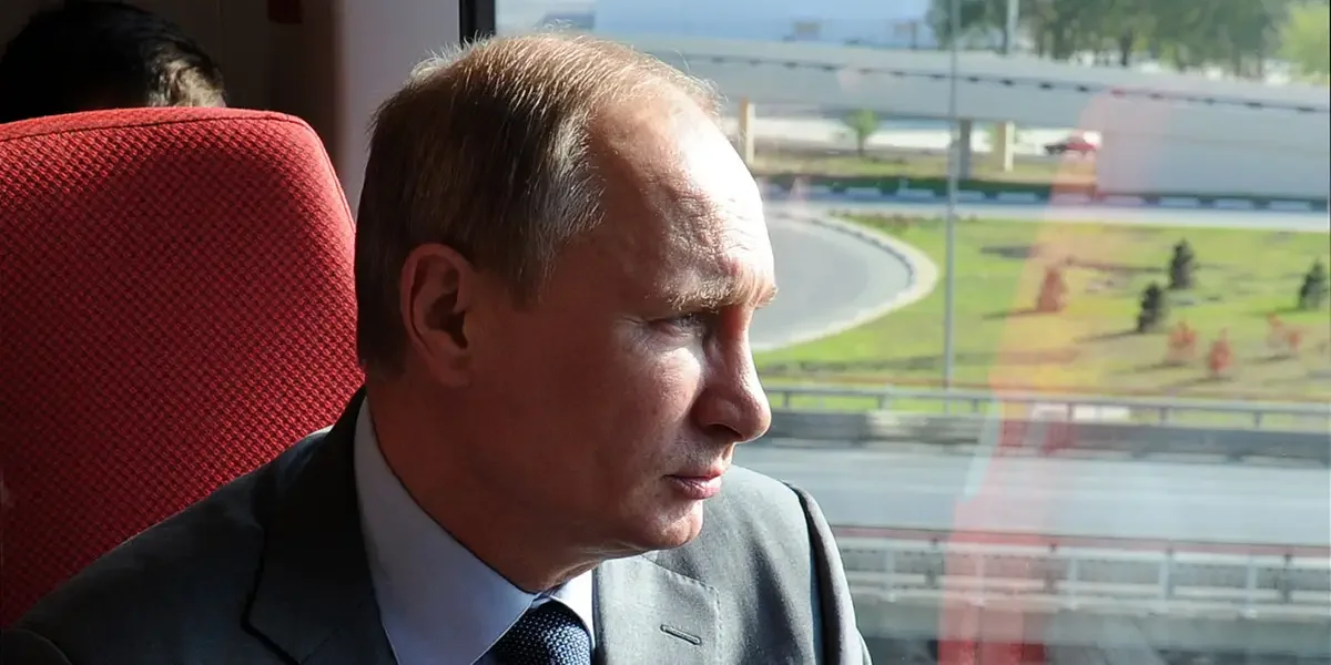 Insider Exposes Putin's Paranoia and Secrets