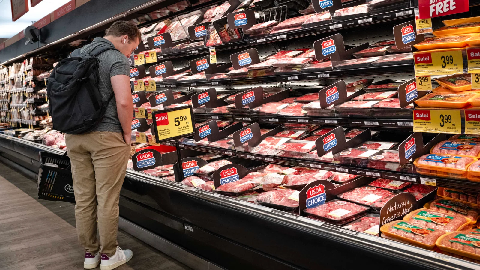 Inflation fears push U.S. consumer confidence to near-record lows in September