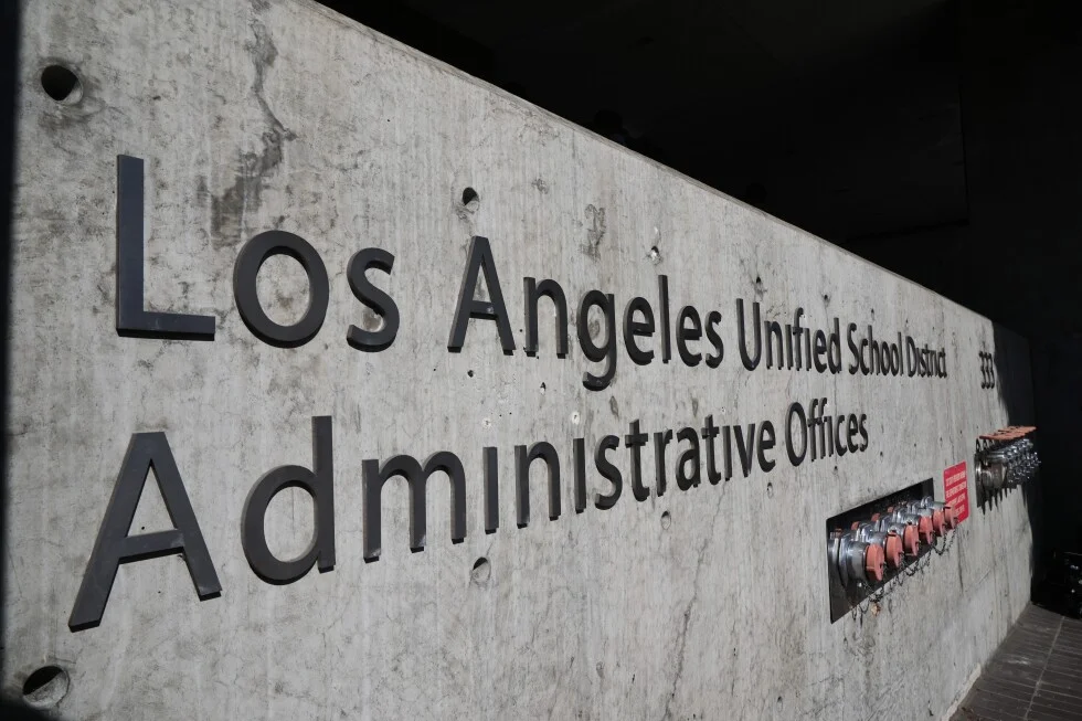 Late deal prevents LA school strike, keeps classrooms in session