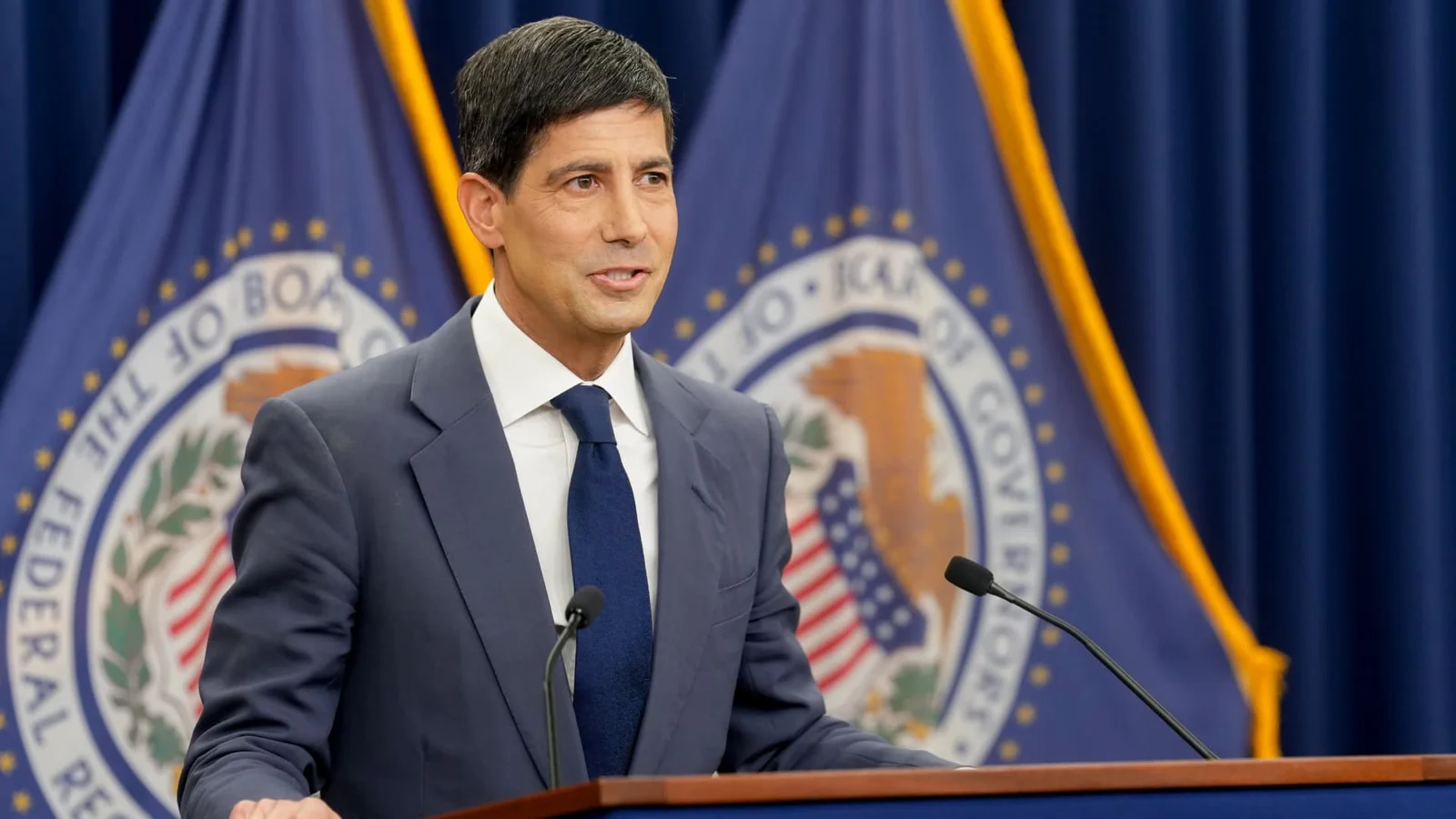 Warsh’s Fed era kicks off with reforms and a fixed 2% target