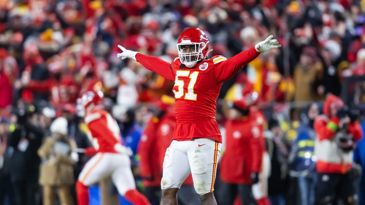 Bills land veteran edge rusher Mike Danna on a one-year deal