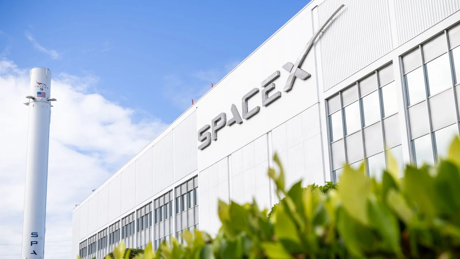 SpaceX IPO Buzz Triggers Rally in Space Stocks, Investors Eye Entry Points