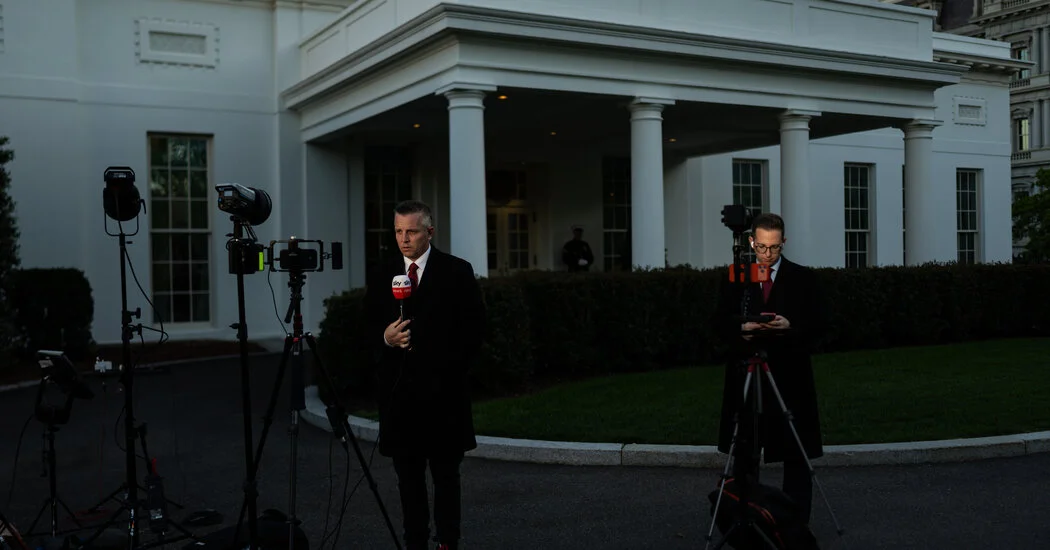 White House Warns Staff Against Using War Intel for Market Bets