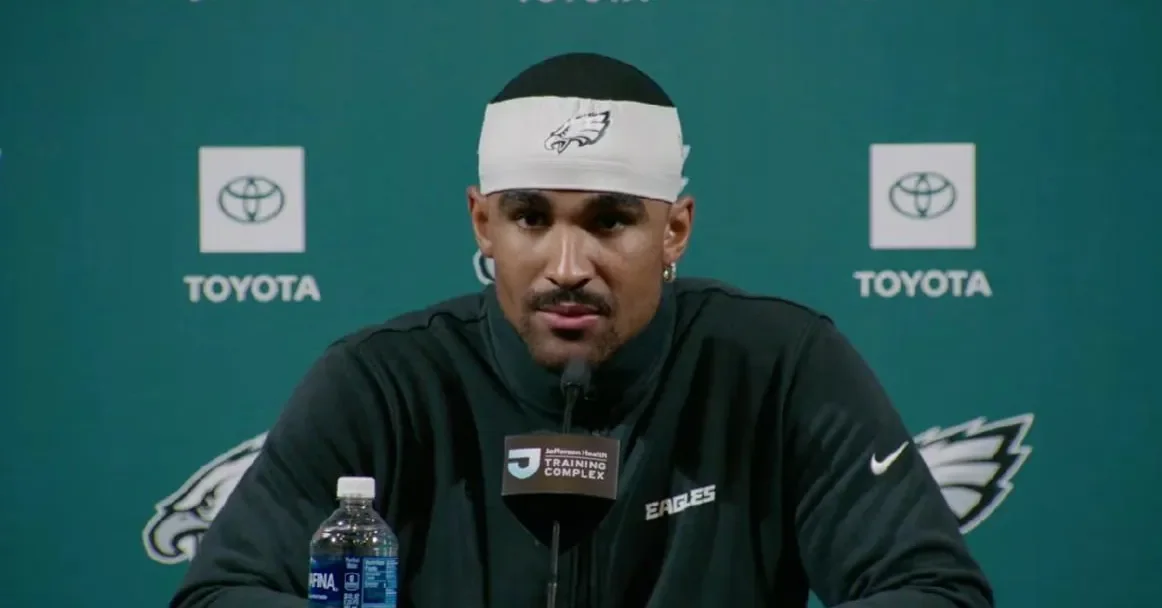 Hurts: Irreplaceable Bond With Brown Amid Eagles' New Offense Foundation