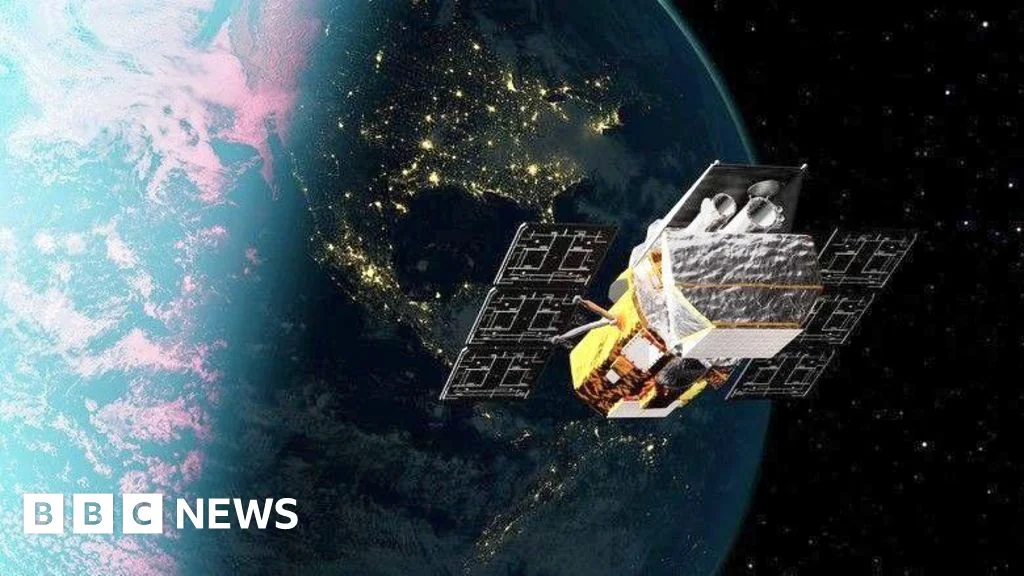 NASA deploys a robotic grab to rescue the Swift telescope from re-entry