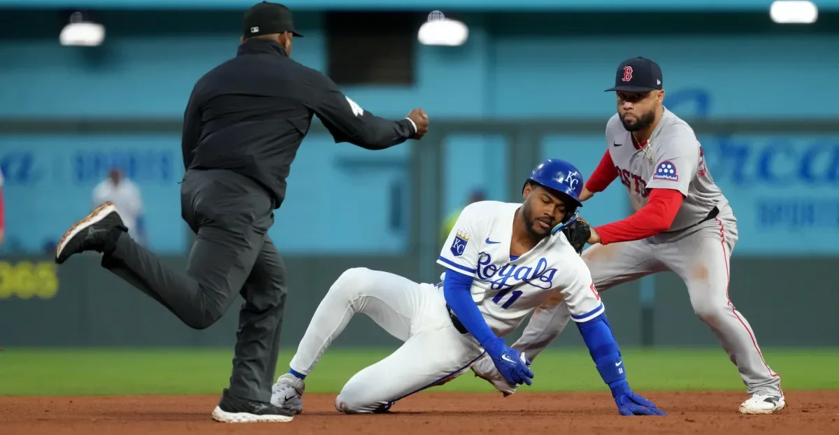 Red Sox feast on Royals' miscues for a 7-1 win in KC