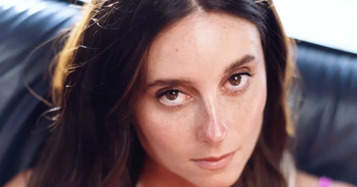 Mary Beth Barone's Galaxy Brain: Vulnerable, Witty Netflix Debut