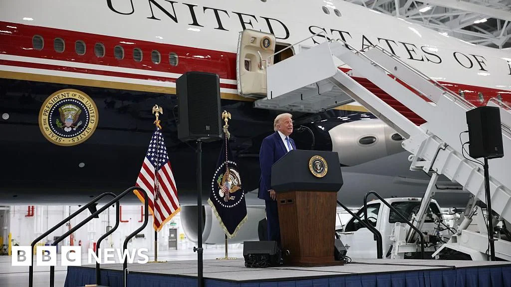 Trump Unveils Qatar-Donated Jet as Temporary Air Force One