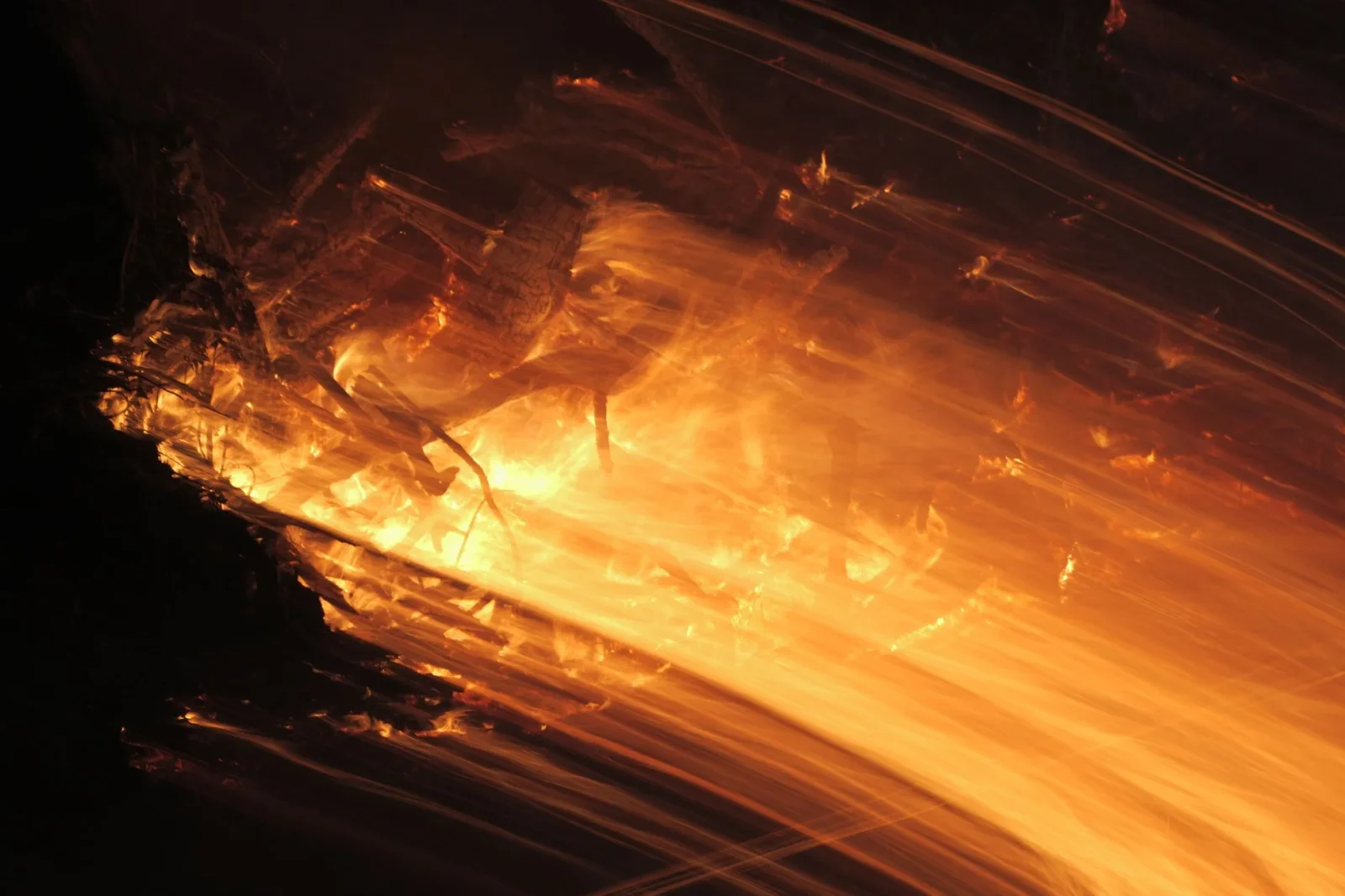 Tiny Solar Storm, Big Starlink Loss: 40 Satellites Burn Up