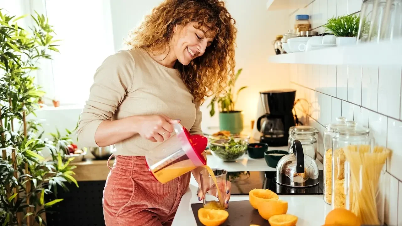Vitamin C May Help Preserve Brain Structure in Older Adults