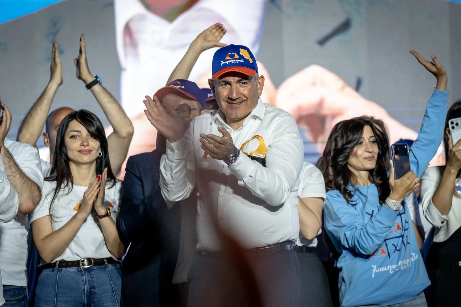 Armenia Bets on Pashinyan in Divided Election Amid Moscow-West Tension