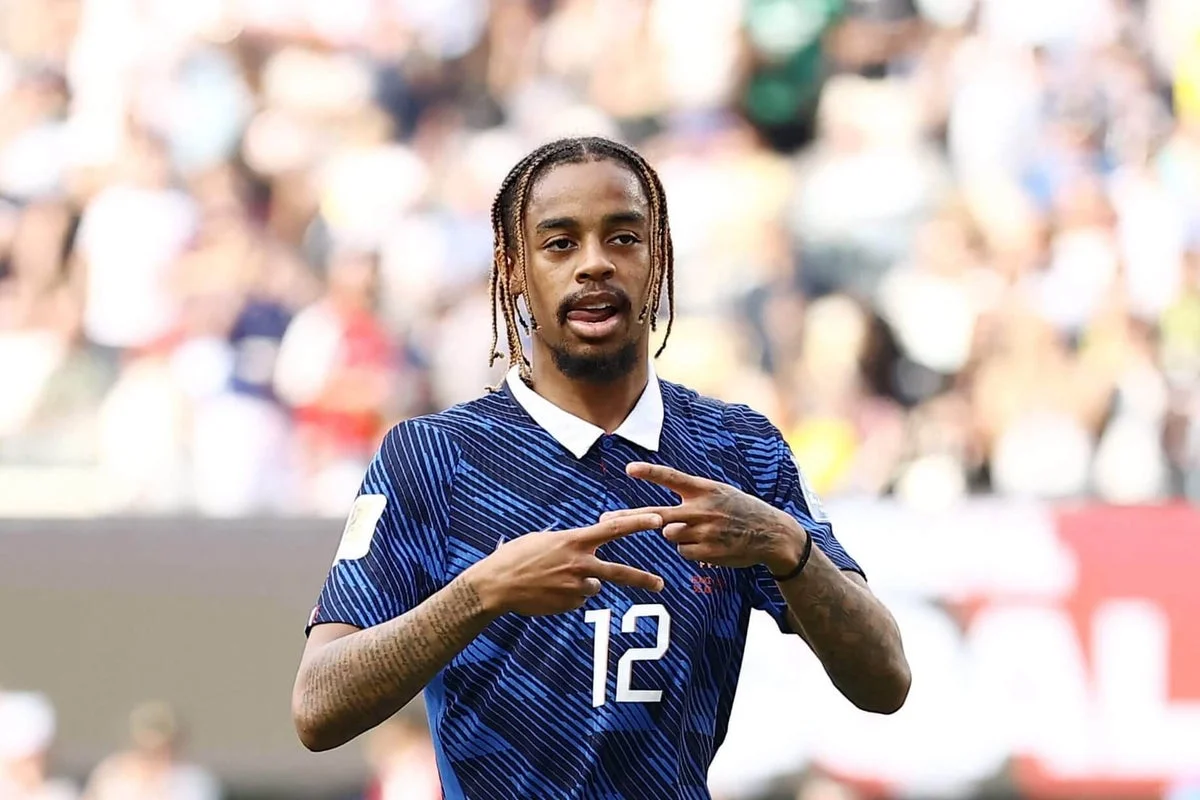 Liverpool eye PSG winger Barcola with £100m opening bid to replace Salah