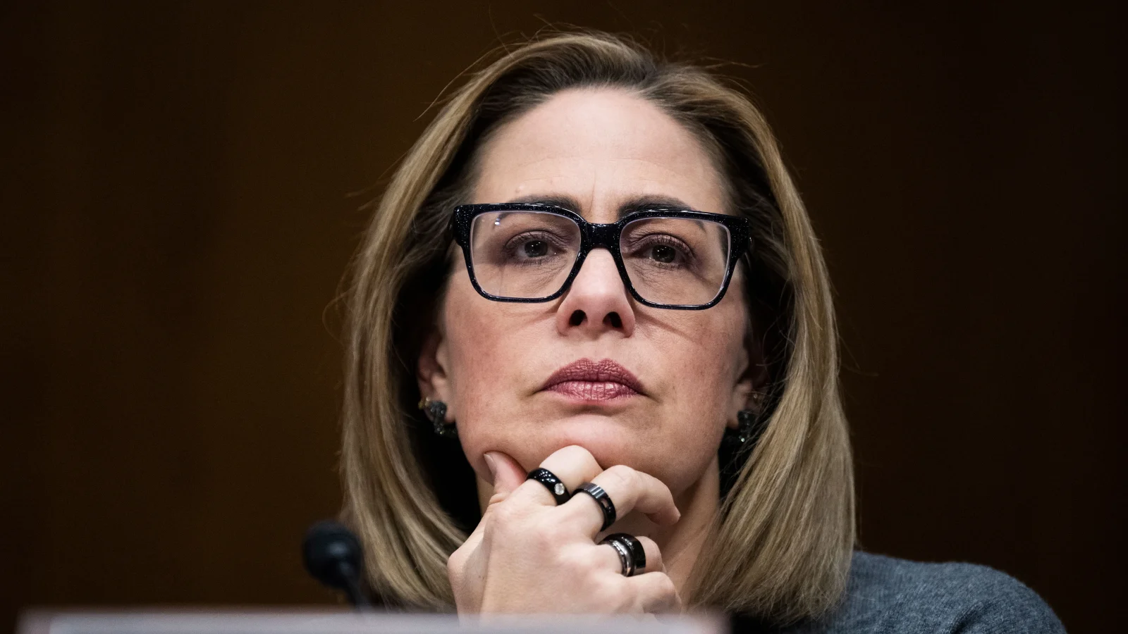 Sinema slams Dems as 'Jell-O eating old dudes'