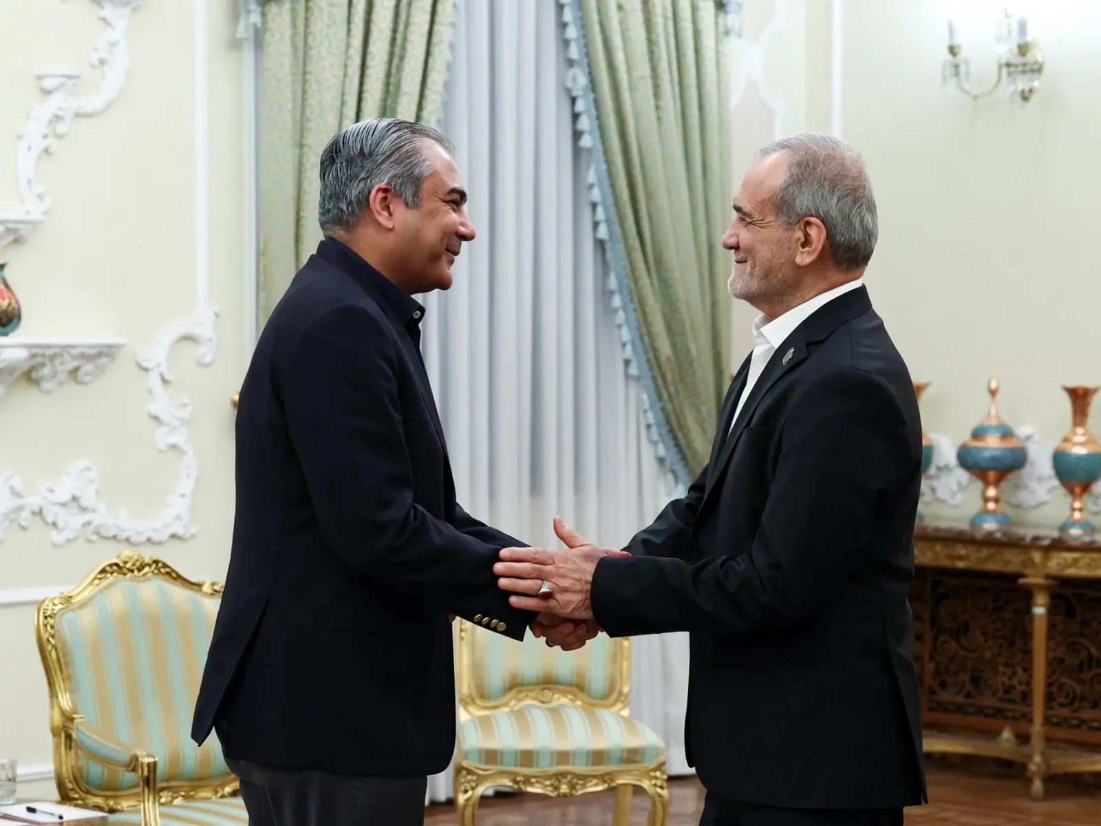 Iran Keeps Hormuz Reopening Conditional as Mediation Efforts and Gulf Attacks Intensify