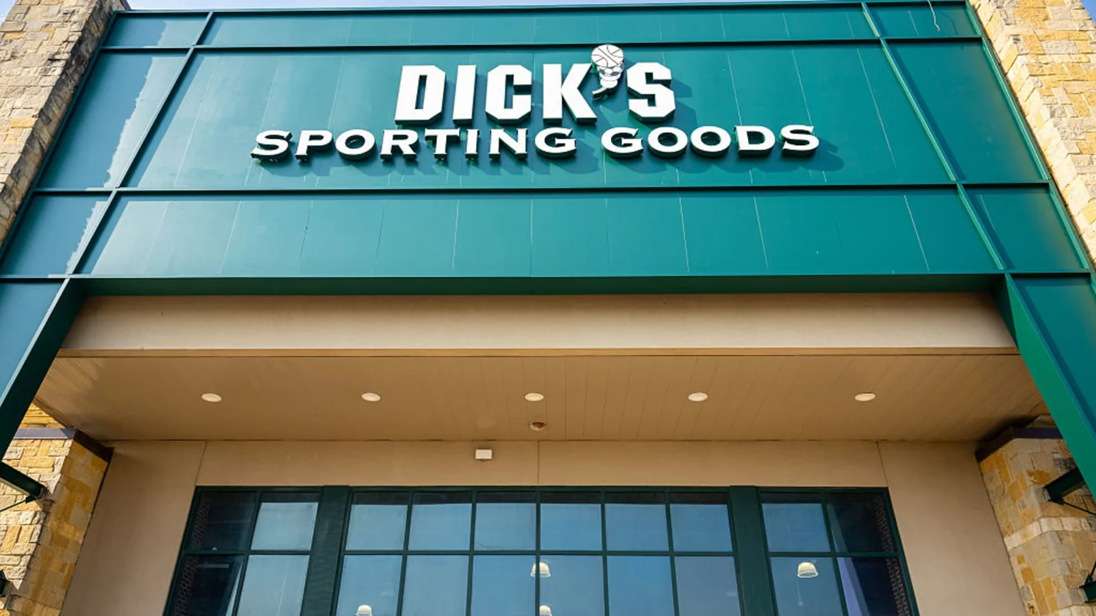 Dick's Sporting Goods Faces Q2 Revenue Miss, Foot Locker Outlook Trimmed