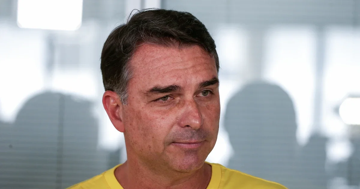 Bolsonaro Scion Faces Corruption Probe Ahead of Brazil’s Vote