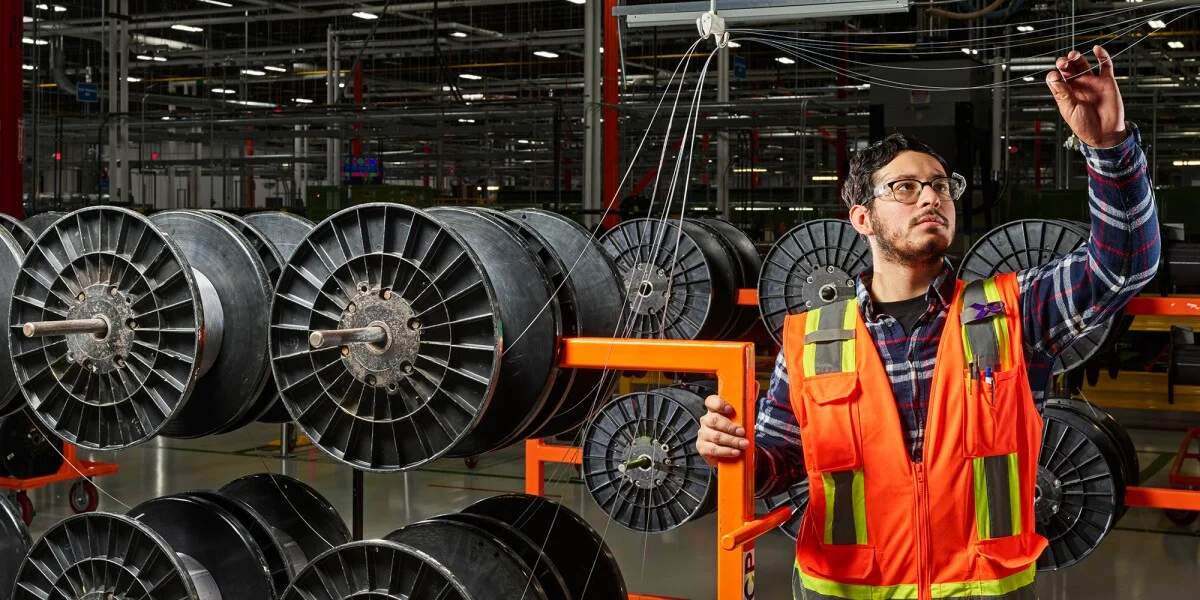 Amazon-Corning fiber pact spurs 1,000 North Carolina jobs and a new training path