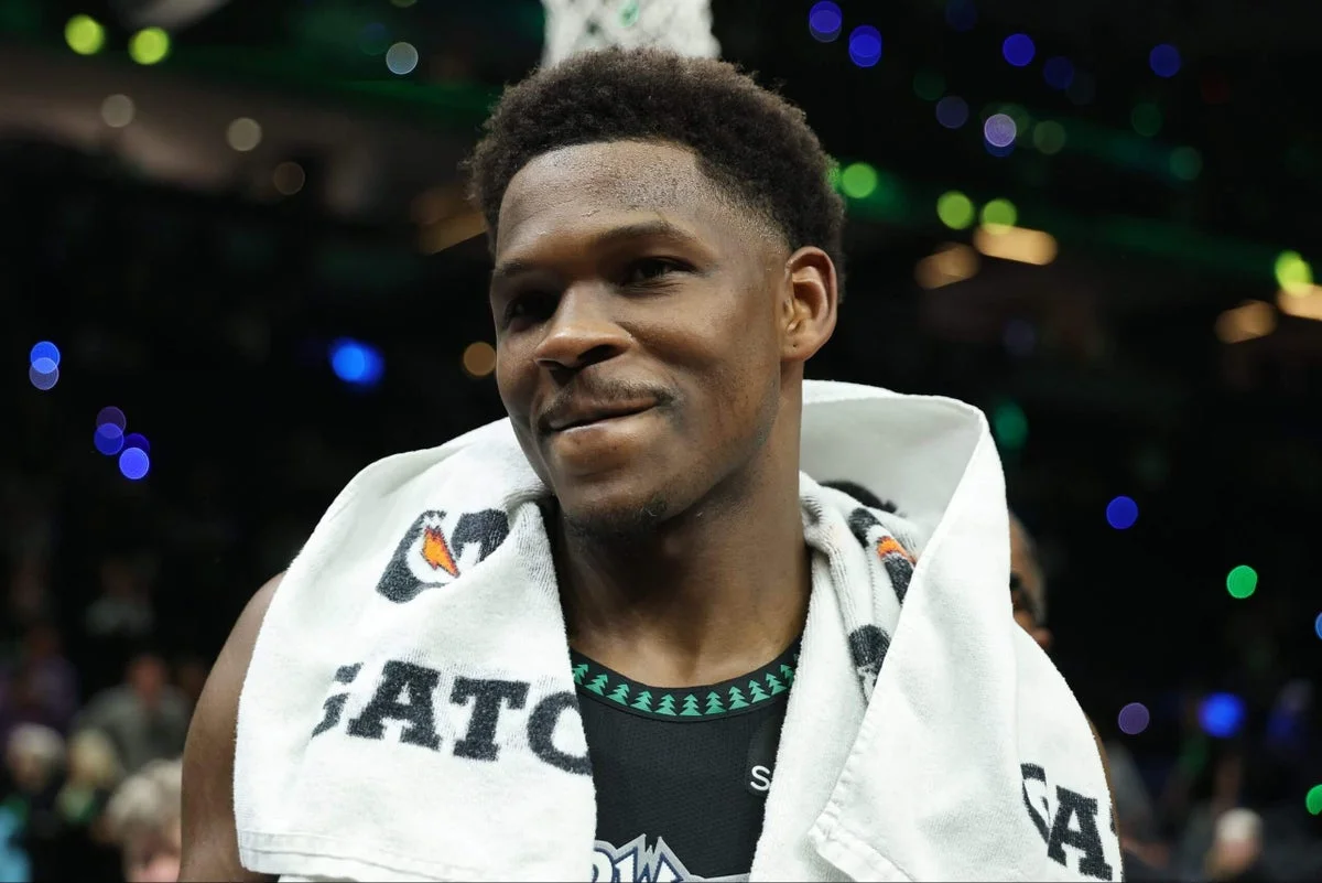 Edwards' Eight-Minute Handshake with Spurs Sparks Postgame Debate