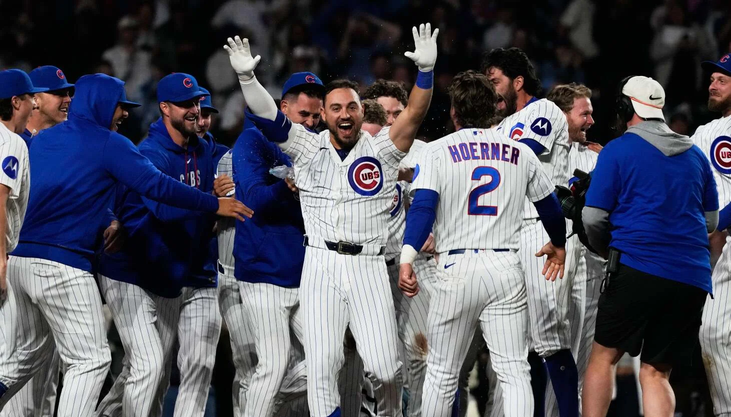Conforto's walk-off seals Cubs' rally win over Reds