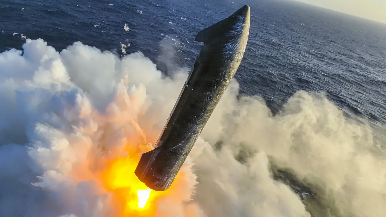 Starship 40 Survives Splashdown, Throwing Spotlight on Recovery Challenges