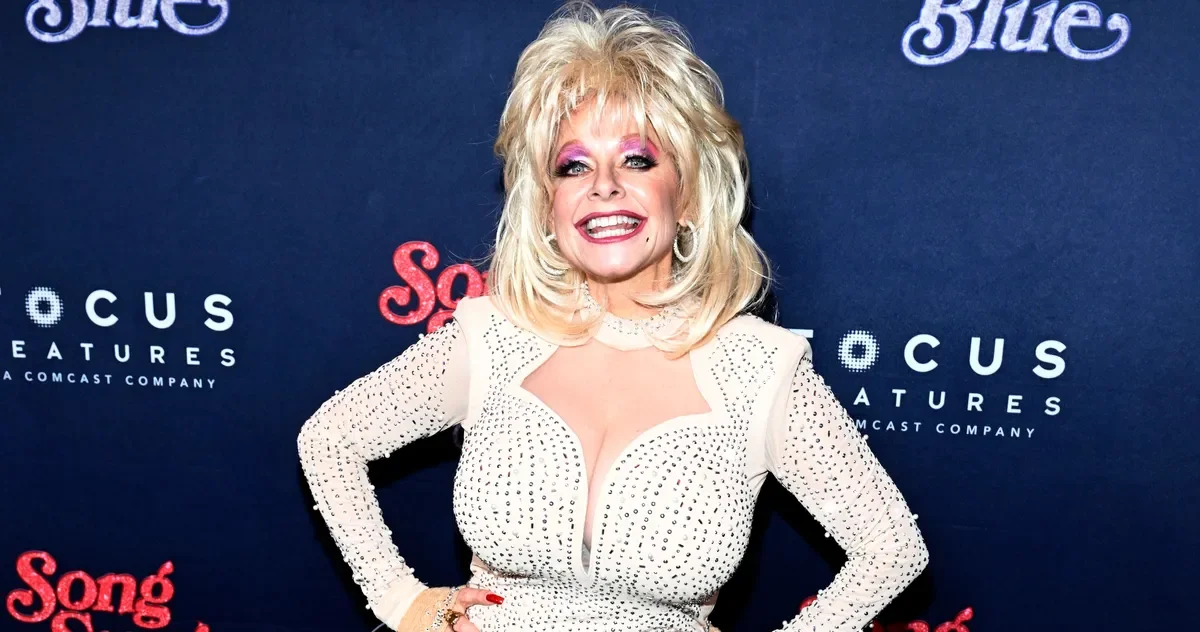 CNN Mistakenly Uses Dolly Parton Impersonator in Death Coverage