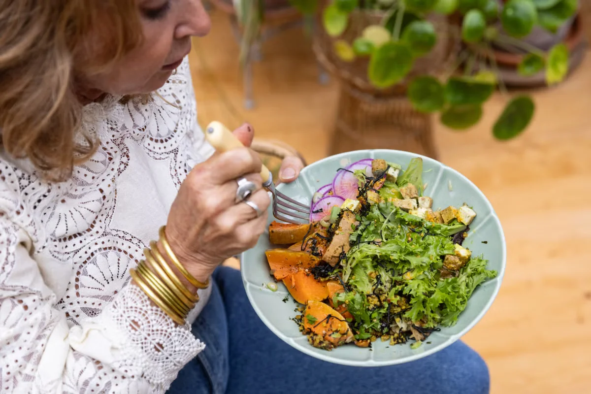 Month-Long Vegan Diet Linked to Slower Biological Aging, Study Finds
