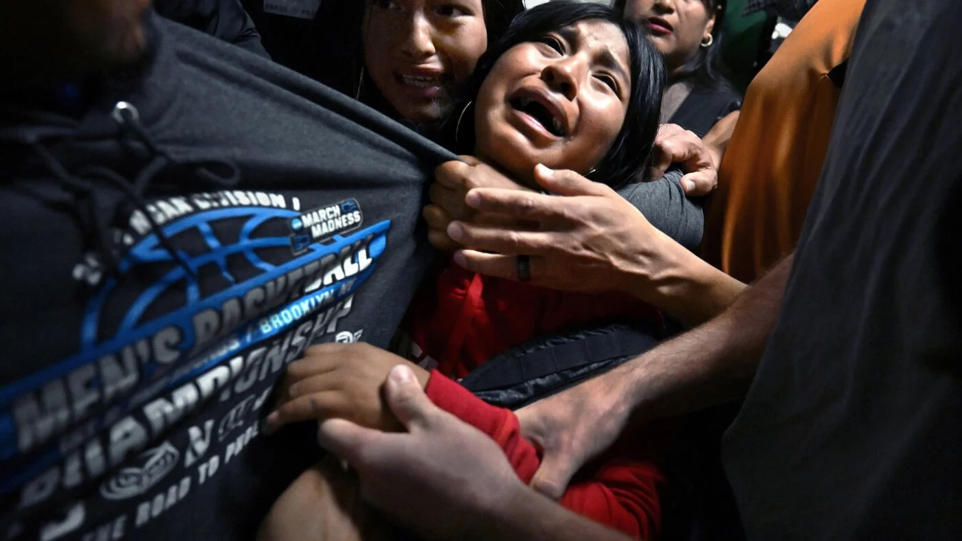 In the Hallway of Justice, a Family Torn by ICE Detention