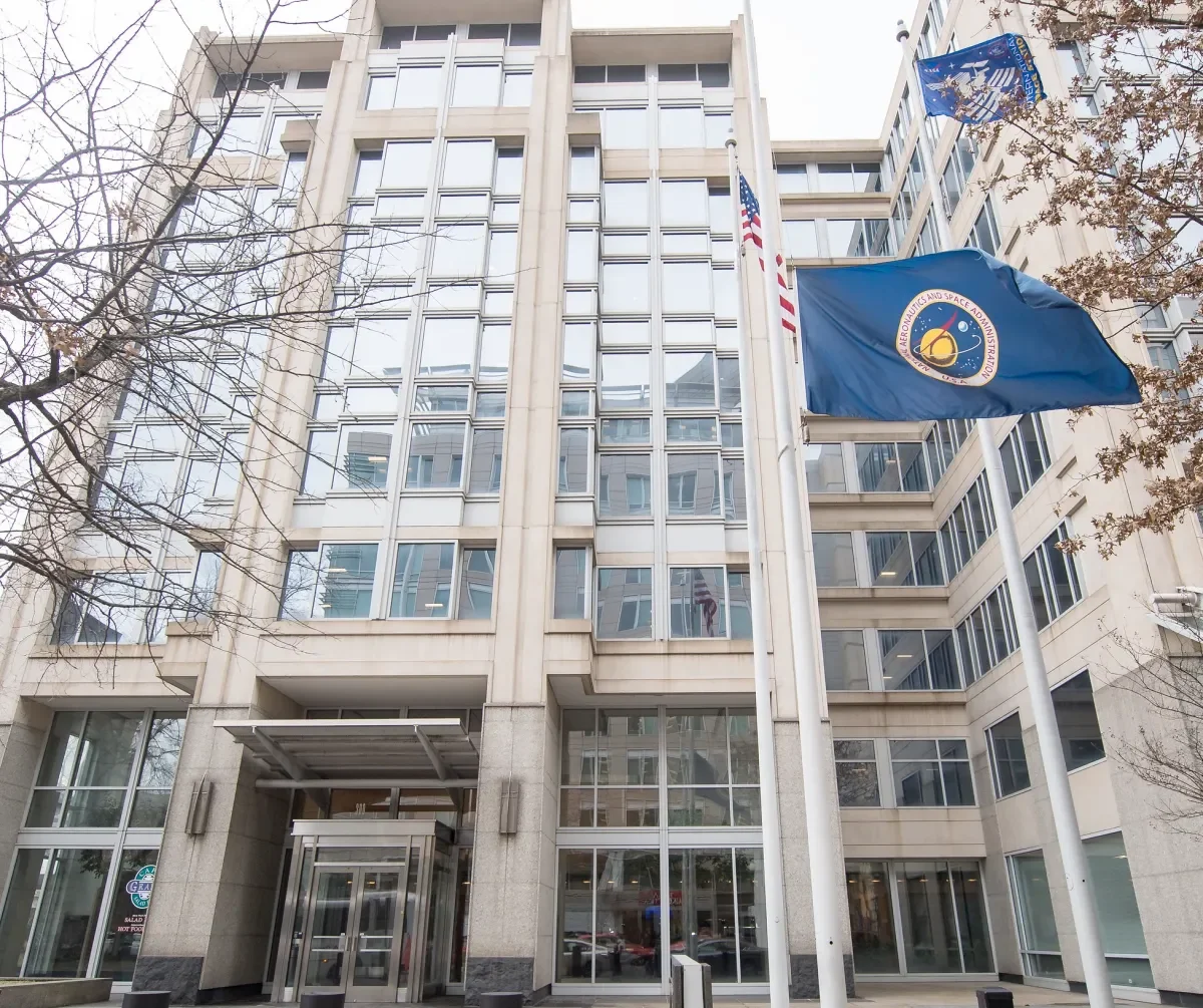 NASA to pick a smaller Washington HQ by year-end